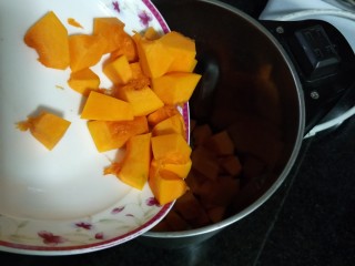 宝宝辅食——香甜的南瓜米糊 