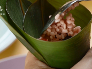 甜粽子和咸粽子都过时了！鲜果粽子才是王道 