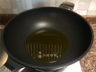 酸菜烧鲫鱼 
