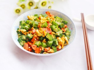 营养丰富的秋葵炒鸡蛋 