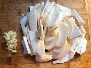 杏鲍菇炒西兰花 